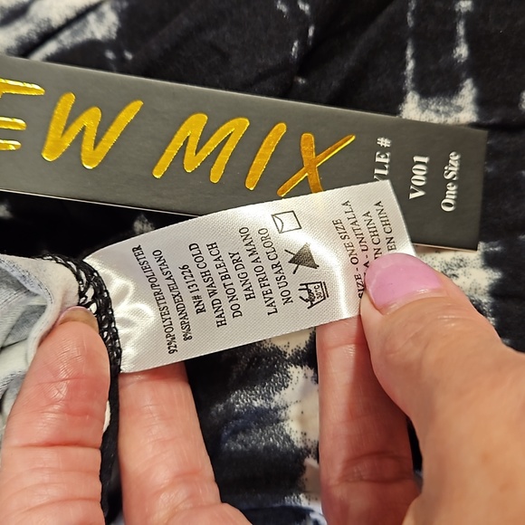 New Mix leggings black and white abstract static tie dye One Size up to 14 NWT - Picture 3 of 11